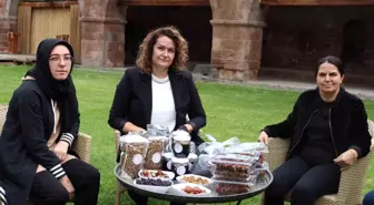 Kayseri'de Kadın Kooperatifleri Yöresel Ürünleri Tanıtıyor