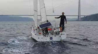 Yelkenliyle Tek Kişilik Türkiye Turu Rekoru Kıran Sporcu Çanakkale Boğazı'ndan Geçti