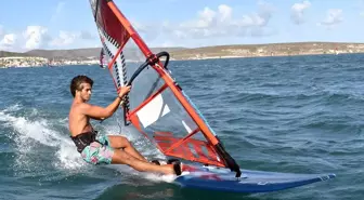 İzmir'de Yelken Ligi Funboard Slalom ve Wingfoil Şampiyonaları Tamamlandı