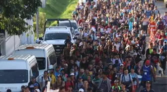 ABD'ye gitmek isteyen binlerce göçmen Meksika'dan yola çıktı