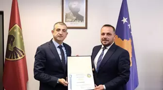 Kosova Savunma Bakanı, Baykar Genel Müdürü'ne üstün hizmet madalyası takdim etti