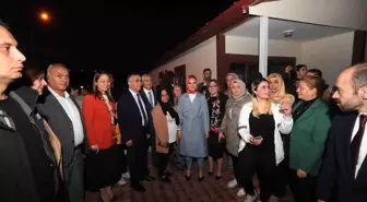 Aile ve Sosyal Hizmetler Bakanı Gaziantep'te yetim aileler için yapılan evleri gezdi