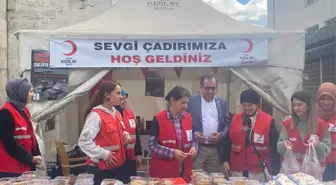 Türk Kızılay Bolu Şubesi Kadın Gönüllüleri Filistinli Öğrencilere Destek İçin Kermes Düzenledi