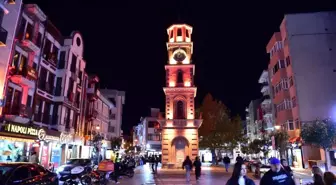 Çanakkale'de Truva Atı ve Saat Kulesi Turuncu Işıklandırıldı