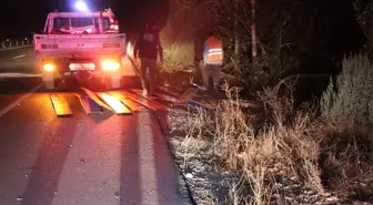 Isparta'da Otomobil Şarampole Devrildi: 1'i Çocuk 2 Kişi Yaralandı