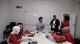 Ankara'da Kadınlar Alev Alatlı Hanım Evinde Eğitim Görüyor