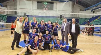 Simav Nurullah Koyuncuoğlu Anadolu Lisesi Voleybol Takımı İl Şampiyonu Oldu