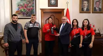 Samsun Büyükşehir Belediye Başkanı Mustafa Demir, Sporcuları Desteklemeye Devam Edecek