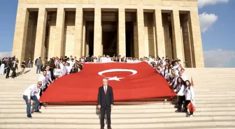 Ege Üniversitesi Heyeti, Cumhuriyetin 100. Yılında Atatürk'ün huzurunda