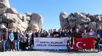 Hitit Üniversitesi öğrencileri Hitit Yolu'nda yürüyüş ve çevre temizliği yaptı
