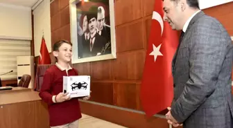 Gümüşhane'de Cumhuriyetin 100. Yılı Yarışmalarında Dereceye Giren Öğrencilere Ödüller Verildi