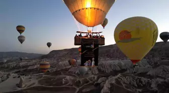 Kapadokya'da Sıcak Hava Balonları Lösemili Çocuklar İçin Havalandı