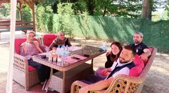 Kartepe'de Rahatsızlığı Olan Yaşlı Çift Unutulmaz Bir Gün Geçirdi