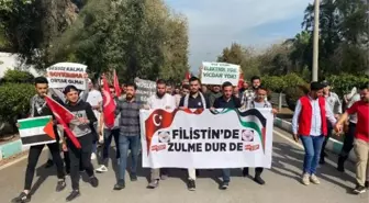 Osmaniye'de Üniversiteli Öğrenciler Filistin'e Destek Yürüyüşü Düzenledi