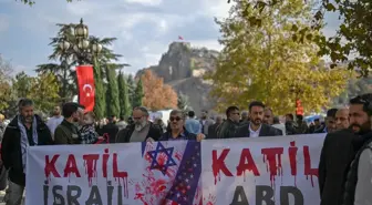 Ankara Filistin Dayanışma Platformu üyeleri, cuma namazı sonrası İsrail'i protesto etti