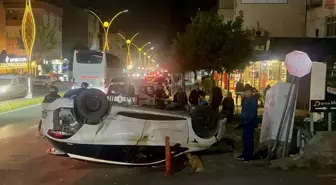 Darıca'da özel halk otobüsü ile otomobil çarpıştı: 1 yaralı