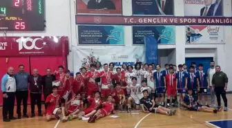 Düzce'de Okul Sporları Genç Erkekler Voleybol Şampiyonu Belli Oldu