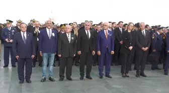 İzmir'de Atatürk'ün ölüm yıl dönümü törenle anıldı