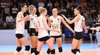 VakıfBank, Çukurova Belediyesi'ni mağlup ederek liderliğini sürdürdü