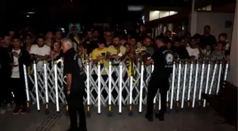 Fenerbahçe Adana'ya geldi, taraftarlar coşkuyla karşıladı