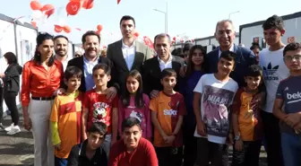Galatasaray Spor Kulübü Başkanı Dursun Özbek ve Adnan Polat, Hatay'da depremzedeleri ziyaret etti