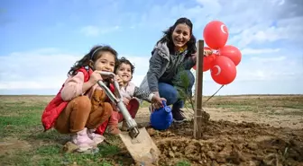 Milli Ağaçlandırma Günü kapsamında Hasdal Kışlası'nda fidan dikildi