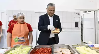 Muratpaşa Belediyesi Öğrencilere Ücretsiz Yemek Desteği Sağlıyor