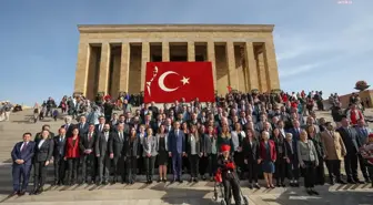 CHP Genel Başkanı Özgür Özel, Parti Meclisi ve YDK Üyeleriyle Anıtkabir'i Ziyaret Etti