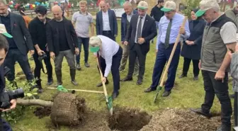 RTÜK BAŞKANI RTEÜ'DE FİDAN DİKİMİNE KATILDI