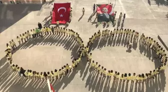Suluova'da öğrencilerden 'sonsuzluk' koreografisi