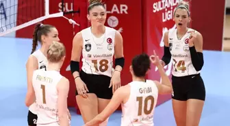 VakıfBank, Çukurova Belediyespor'u 3-0 Yendi