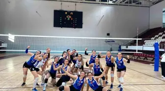 Elazığ Belediyesi Elazığ Voleybol, Zeugmaspor'u mağlup ederek liderliğini sürdürdü