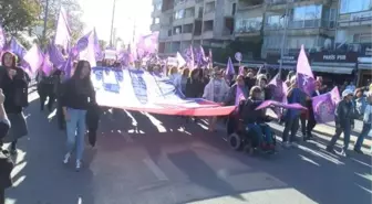 Kadın Meclisleri ve Kadın Cinayetlerini Durduracağız Platformu 'Laiklik ve Özgürlük için Kadın Mitingi' düzenledi