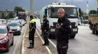 Denizli'de Karşı Şeride Geçen Araç Kazaya Neden Oldu