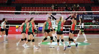 Karşıyaka Medicalpoint, Kadınlar Voleybol 1. Ligi'nde evinde 3'te 3 yaparak yenilgi yüzü görmedi