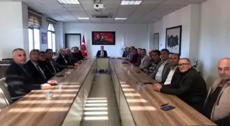 Burhaniye'de Kaymakam İlyas Memiş Başkanlığında Merkez Mahalle Muhtarları Toplantısı Yapıldı