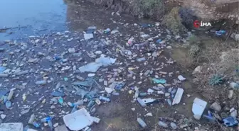 Derelere atılan çöpler denize ulaştı