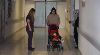 Afyonkarahisar'da Zorlu Yoğun Bakım Sürecini Atlatan İkizler İlk Yaşlarını Kutladı