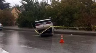 Elazığ'da kaldırıma çarpan otomobilin ters dönmesi sonucu bir kişi yaralandı