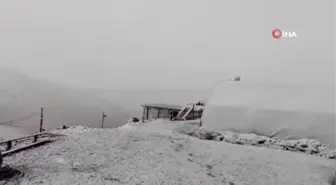 Erzurum-Tekman Karayolu'nda kar yağışı etkili oldu