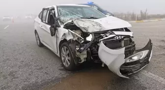 Afyonkarahisar'da otomobilin traktör römorkuna çarpması sonucu 7 kişi yaralandı