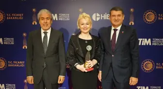 Altınbaş Üniversitesi HİB 2022 İhracat Şampiyonları ödüllerinde üçüncü oldu
