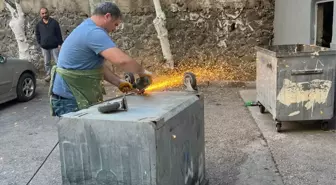 Diyarbakır Bağlar Belediyesi Çöp Konteynerlerini Onarıyor