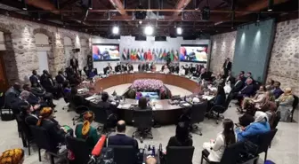 İSTANBUL-EMİNE ERDOĞAN: İKİ DEVLETLİ BİR ÇÖZÜM DİLİYORUZ