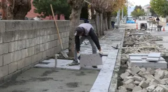 Erzincan Belediyesi, çıkarılan taşları fabrikada işleyerek birçok alanda kullanıyor