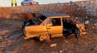 Manisa'da Otomobil Şarampole Düştü: 5 Yaralı