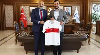 TFF Engelliler Koordinasyon Kurulu Başkanı Ömer Gürsoy, Bağcılar Belediye Başkanı Abdullah Özdemir'i ziyaret etti