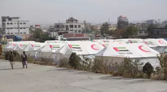 Pakistan'da Düzensiz Afgan Göçmenler İçin Geçici Kamplar Kuruldu