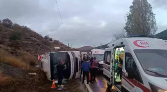 Amasya'da yolcu otobüsü devrildi: 27 yaralı