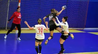 Konyaaltı Belediyesi SK Kadın Hentbol Takımı Süper Lig'de Namağlup İlerliyor